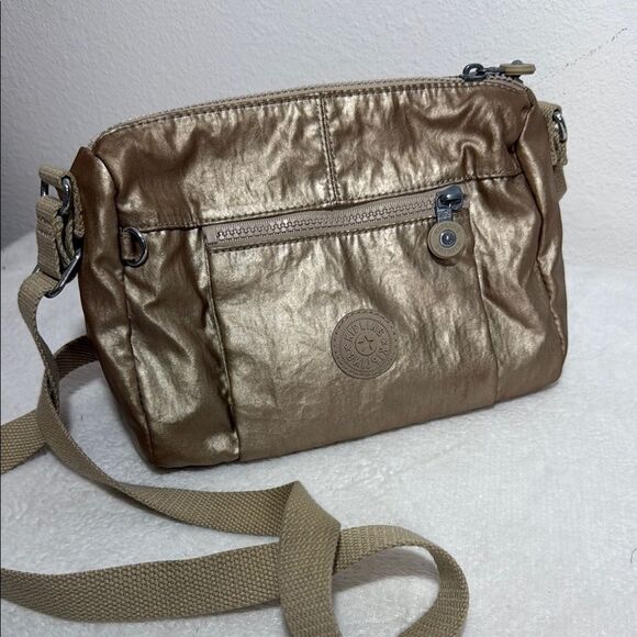 Kipling Gold Crossbody Bag with Adjustable Strap and Textured Finish - Picture 4 of 15